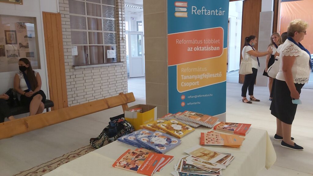 A Református Tananyagfejlesztő Csoport standja