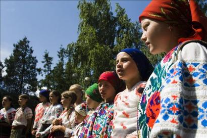 csango-gyerekek-nepviseletben-nyiregyhaza-2009-junius-27