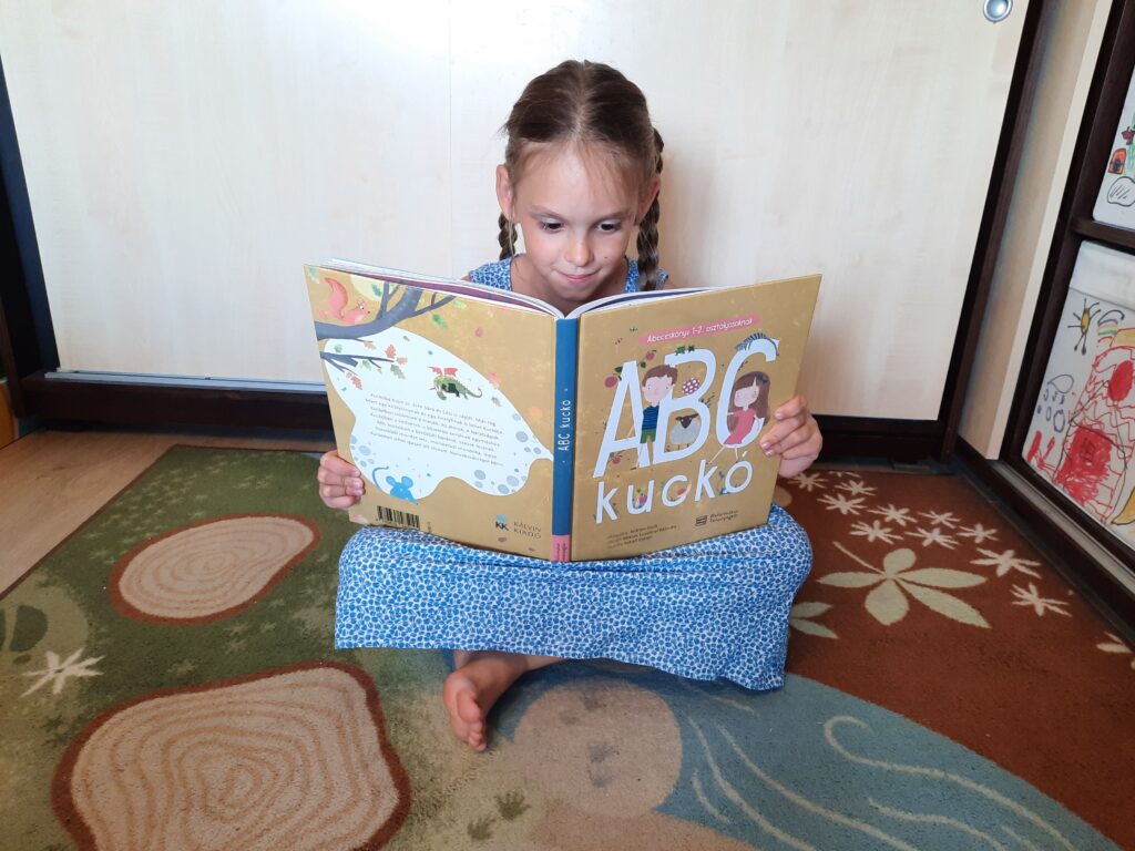 A Parókia Portál beszámolója a tanévkezdés kapcsán szervezett, a Reftantár olvasóvá nevelést támogató kiadványairól szóló online beszélgetésről.